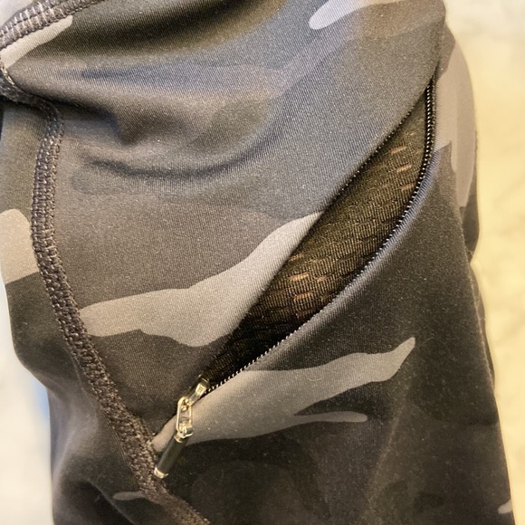 Athleta camo leggings. Black gray. Extra small - Picture 10 of 10